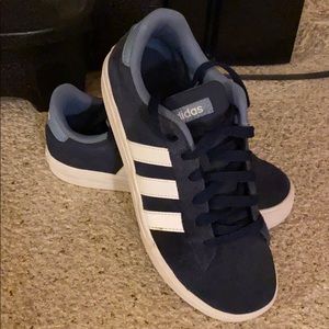 🌟Kids Blue Suede Adidas Size 3.5 🌟